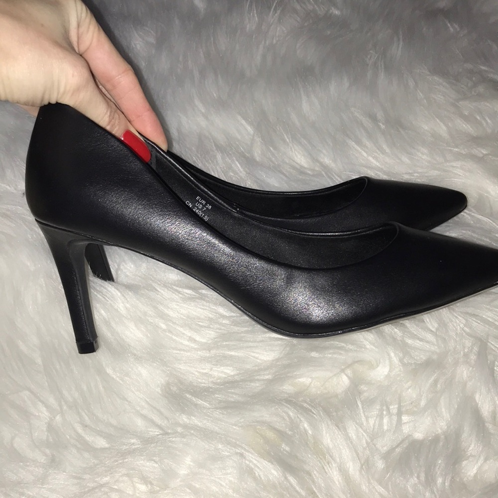 Pointy toed heels. Never worn! Size 38 from h&m
